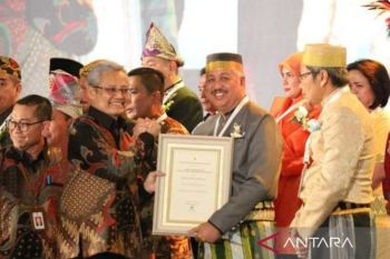 Pemkab Pinrang meraih dua penghargaan dari Kementerian Kesehatan
