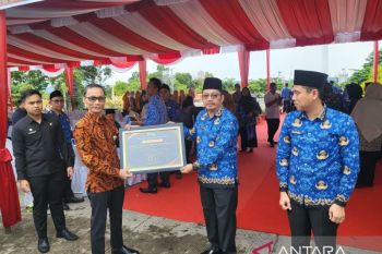BPJAMSOSTEK beri santunan ahli waris aparatur desa