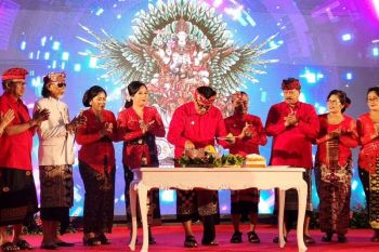 Bupati mengajak masyarakat bangga jadi orang Tabanan