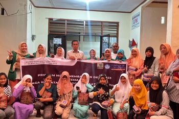 Mahasiswa FKM Unand gelar penyuluhan edukasi personal hygiene saat menstruasi bagi remaja