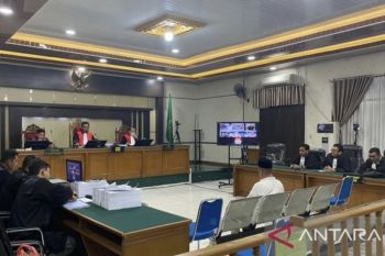 JPU tuntut Bupati non aktif Kepulauan Meranti sembilan tahun penjara