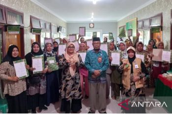 Kemenag serahkan sertifikat halal puluhan UMKM di Bolmut
