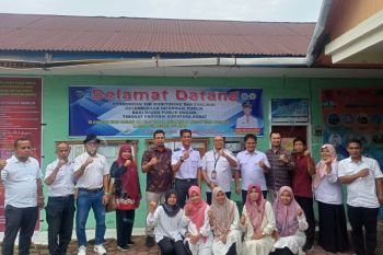 KI Sumbar lakukan monev keterbukaan informasi publik terhadap PPID 5 Nagari dan 3 sekolah di Pessel