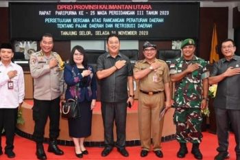 Persetujuan Bersama atas Ranperda Pajak Daerah Dan Retribusi Daerah.