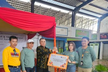 Danamon tingkatkan lingkungan hijau  donasikan 100 pohon dan kontainer sampah