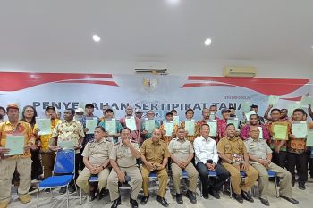 BPN serahkan 205 sertifikat tanah PTSL ke warga Papua