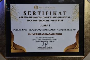 Unhas raih penghargaan perguruan tinggi terbaik implementasi QRIS