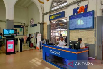 KAI Cirebon sebut perjalanan kereta api kembali normal pascalongsor