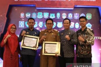 Pemkab Lutim meraih dua penghargaan digital keuangan dari Bank Indonesia