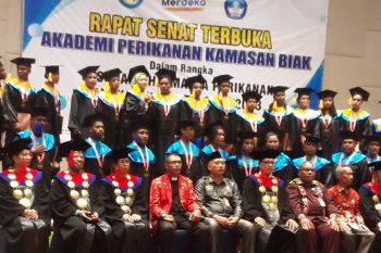 Pemkab Biak minta 29 lulusan Akperik kelola potensi perikanan