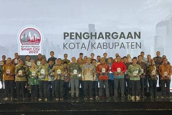 Pemkot Palu terima penghargaan kota cerdas dari Kemenkominfo
