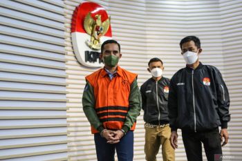 Penyidik KPK dalami pembelian mobil mewah mantan Kepala Bea dan Cukai Eko Darmanto
