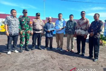 Pemkab Natuna serahkan 45 unit hunian tetap kepada korban longsor Serasan