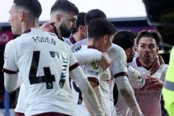 Manchester City menang tipis atas Luton 2-1