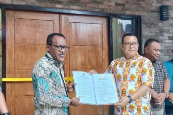 Kejari terima hibah aset rumah dinas Pemkot Jayapura