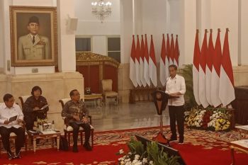Presiden Jokowi minta jajaran perhatikan stabilitas harga bahan pokok