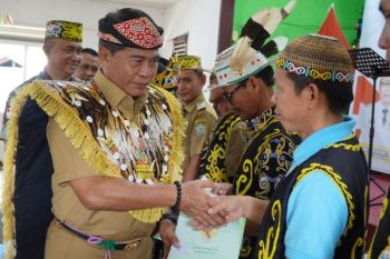 Gubernur serahkan 910 sertifikat tanah di perbatasan