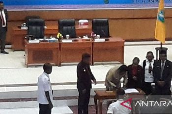 DPRD umumkan pemberhentian Bupati-Wakil Bupati Biak Numfor