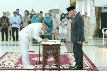 Gubernur Sumbar lantik Sabar AS jadi Bupati Pasaman
