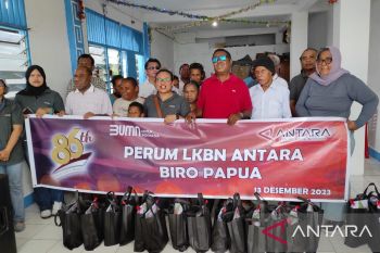 ANTARA berbagi kasih bersama penyandang disabilitas di Jayapura