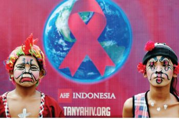 PEMKOT DENPASAR MINTA KOMUNITAS TINGKATKAN PERAN TEKAN KASUS HIV/AIDS
