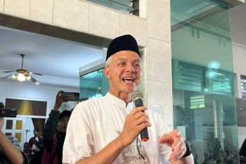Ganjar pesan jangan suruh anak perempuan cepat nikah