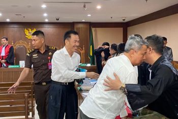 Penyuap mantan Kepala Basarnas minta dibebaskan dari dakwaan