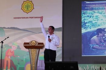 Mentan sebut petani bisa tebus pupuk hanya dengan KTP