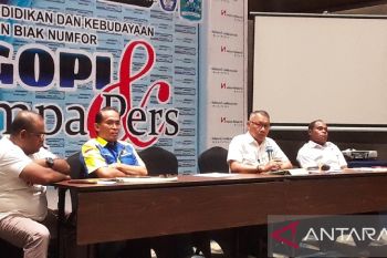 Dinas Pendidikan Biak Numfor salurkan dana BOS Rp56 miliar