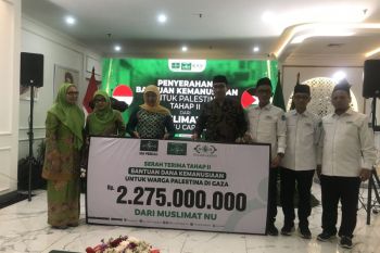 Muslimat NU serahkan bantuan tahap ke-2 untuk rakyat Palestina