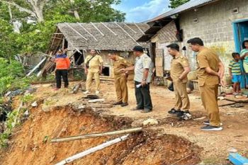 Tanah longsor ancam 56 jiwa warga di Kelurahan Liwuto Kota Baubau