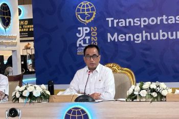 Menhub bilang pembangunan kereta cepat Jakarta Surabaya lebih mudah berkat Whoosh