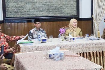 Dinas Peternakan OKU galakan program  budi daya ayam petelur