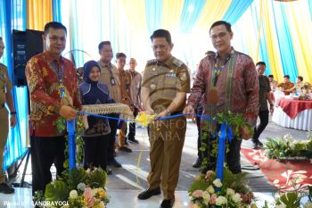 Pj Bupati Tulang Bawang Barat resmikan gedung bank mandiri KCP daya sari