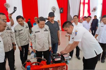 Pemda Koltim salurkan bantuan TKM kepada 32 kelompok