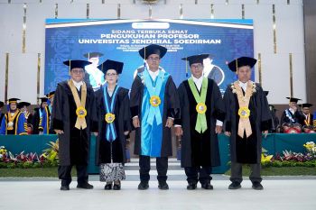 Universitas Jenderal Soedirman Purwokerto kukuhkan tiga profesor baru