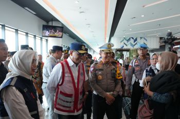 Tinjau Pelabuhan Merak, Menhub: Arus penyeberangan Jawa-Sumatera terpantau lancar