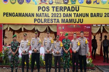 Kapolda Sulbar mengecek kesiapan pos pengamanan Natal dan tahun baru