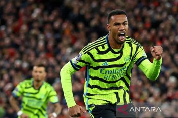 Arsenal "pesta gol" di markas West Ham