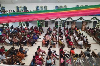 Ibadah Malam Kudus di Timika