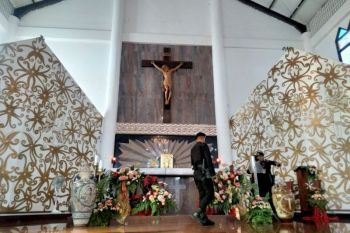 Brimob Polda Kaltara Sterilisasi Gereja di Tarakan Jelang Natal