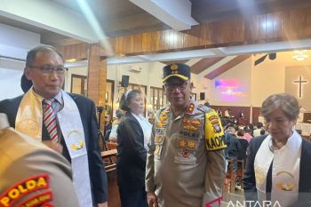 Kapolda Kepri tinjau keamanan malam Natal di Batam