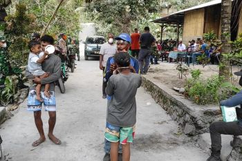 Pemkab Flores Timur bentuk posko penanganan bencana menyusul erupsi Lewotobi