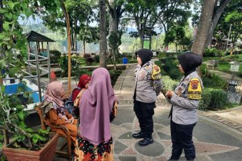 Pertama kali Polwan jadi Bhabinkamtimbas di Bukittinggi