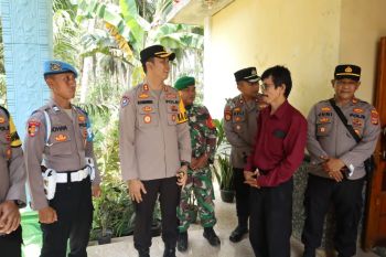 Polisi pastikan perayaan Natal berjalan lancar dan aman di Pesisir Barat