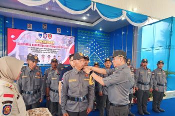 3.173 Satlinmas OKU Timur dilantik