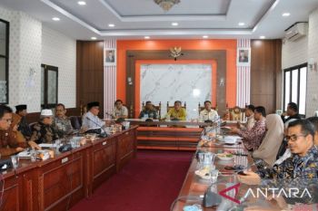 Pemkot Pariaman programkan ramaikan masjid Maghrib dan Isya