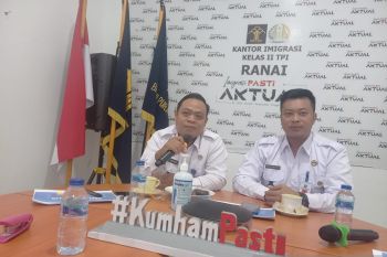 Imigrasi kelas II TPI Ranai terbitkan 1.312 paspor sepanjang tahun 2023