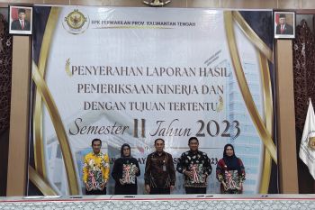 BPK Kalteng serahkan delapan LHP Kinerja-DTT 2023