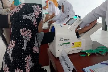 Calon jamaah haji Kota Padang mulai jalani pemeriksaan kesehatan